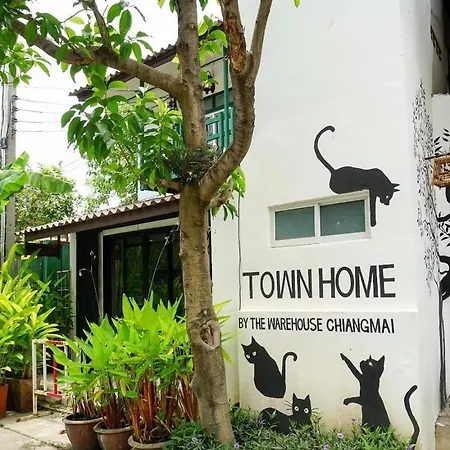 Town Home By The Warehouse Chiang Mai